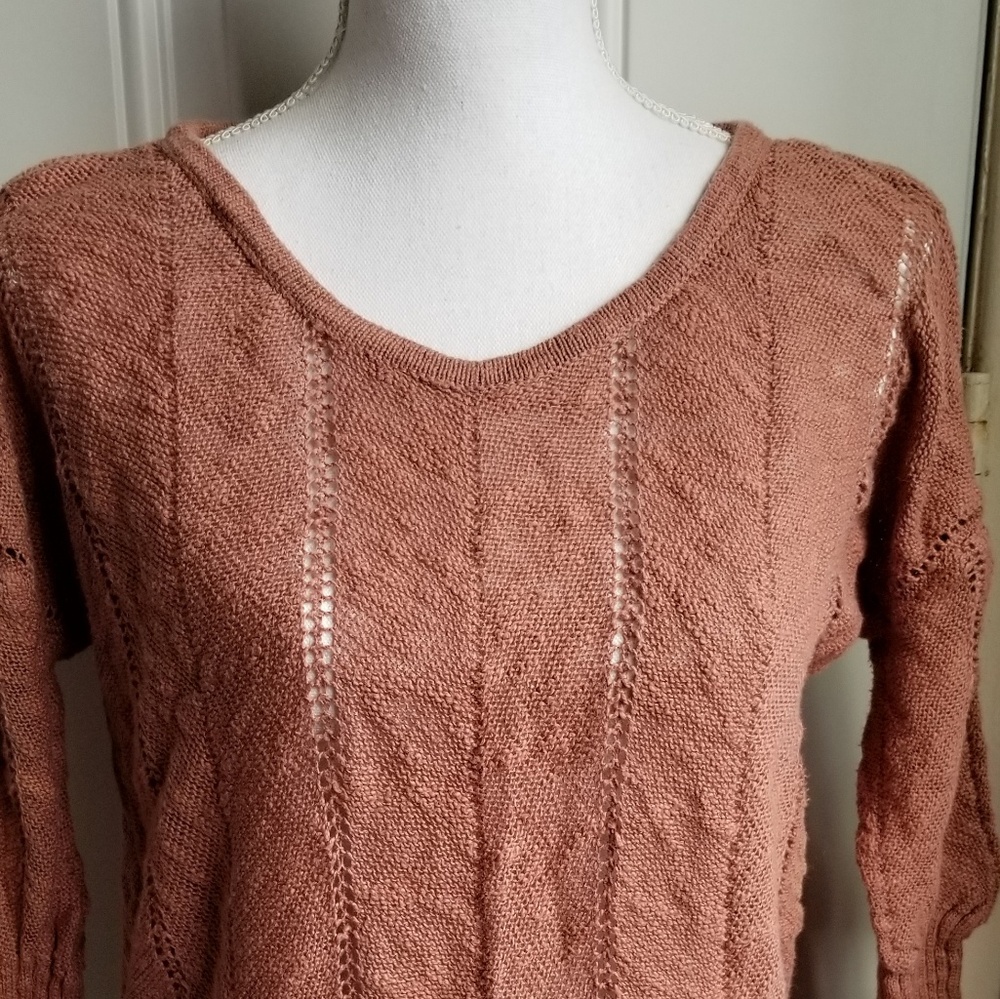 Knitted and knotted sweater! Small